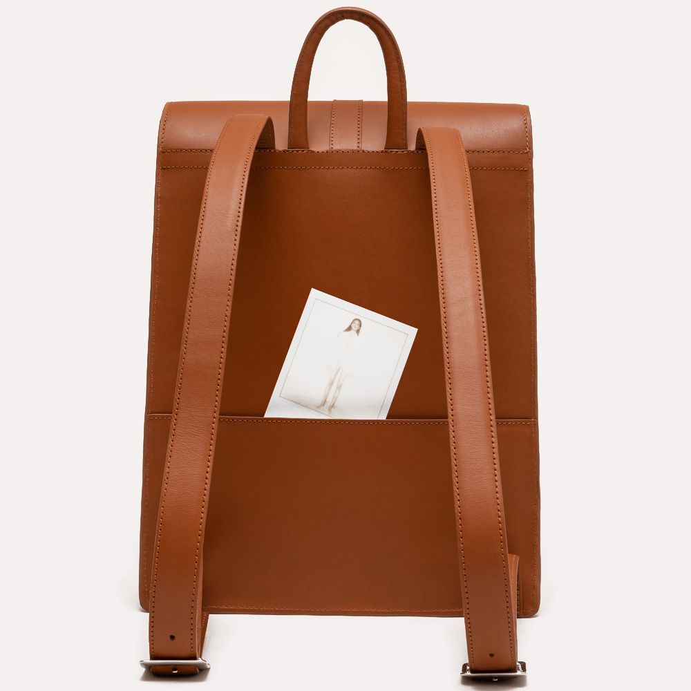 Lies Mertens - enya cognac backpack
