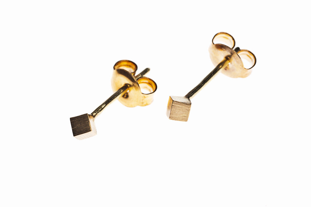 Lore Van Keer - (un)refined earring 02 gold UNR EAR01 AU