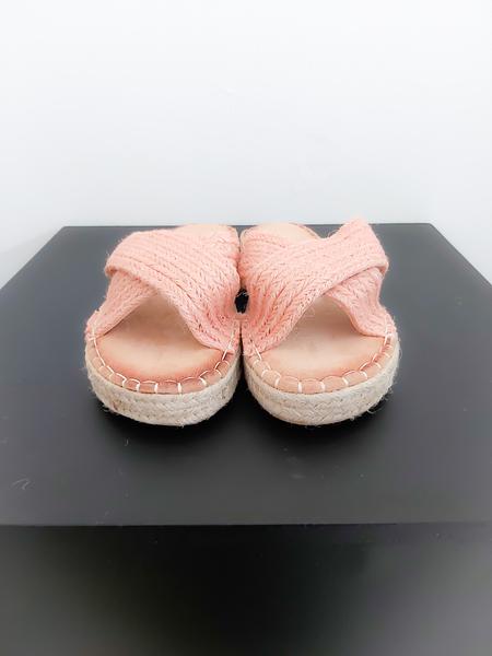 Wearable Stories - pink sandals