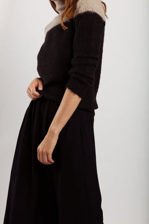 Wearable Stories - Lydia black knitwear pull
