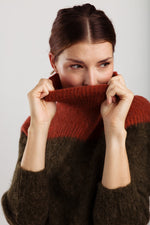 Wearables Stories - Lydia knitwear khaki pull