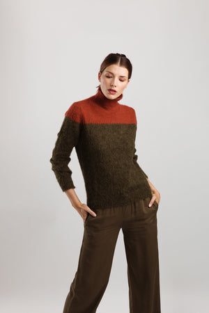 Wearables Stories - Lydia knitwear khaki pull