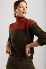 Wearables Stories - Lydia knitwear khaki pull