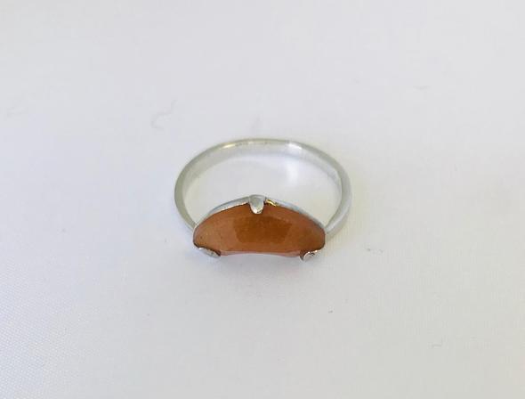 Wouters & Hendrix - silver faceted curved carnelian stone ring