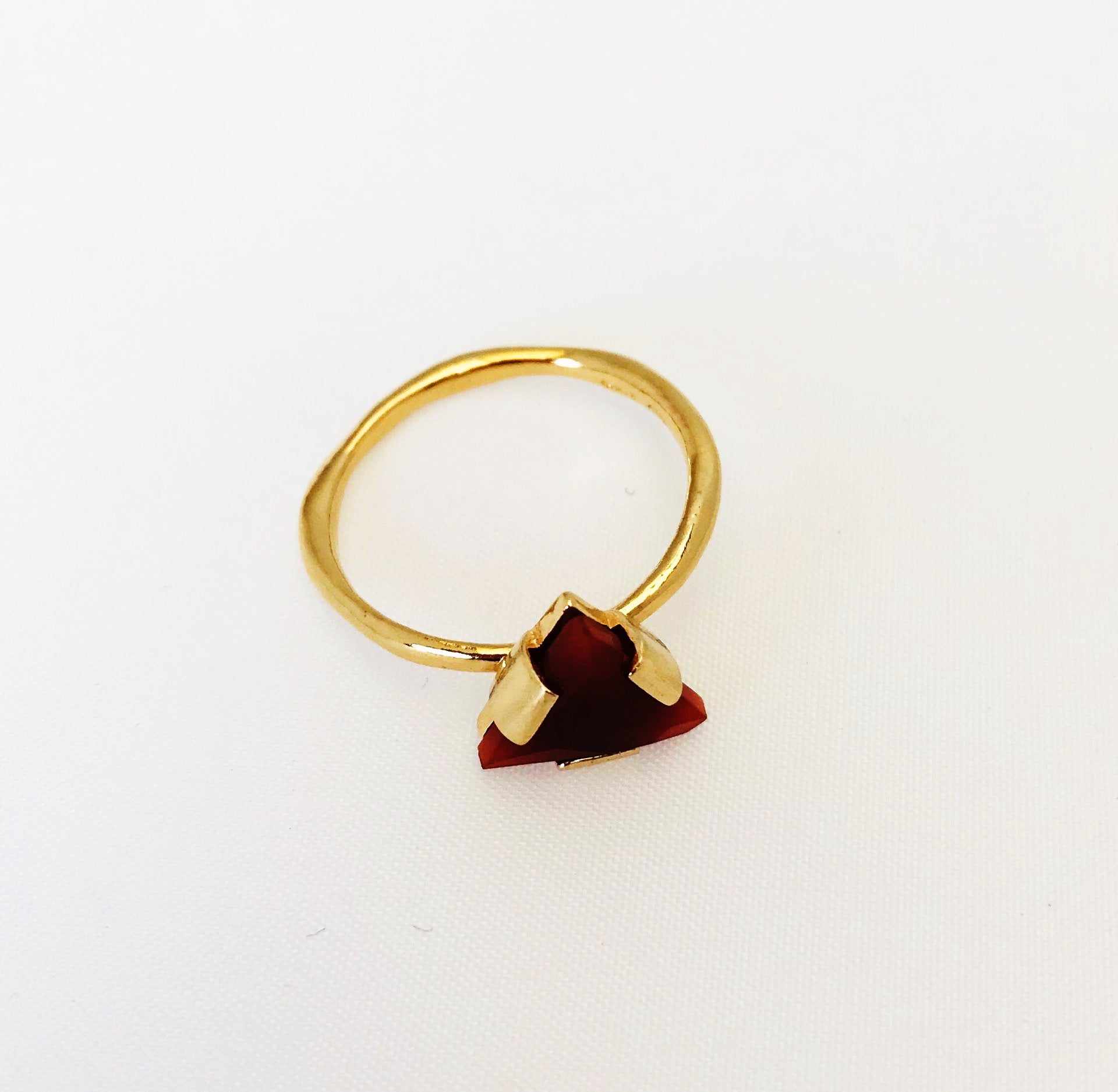 Wouters & Hendrix - gold plated ring with triangle red agate