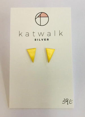 Gold plated sterling silver 925 triangle stud earrings by the Belgian brand Katwalk Silver. 