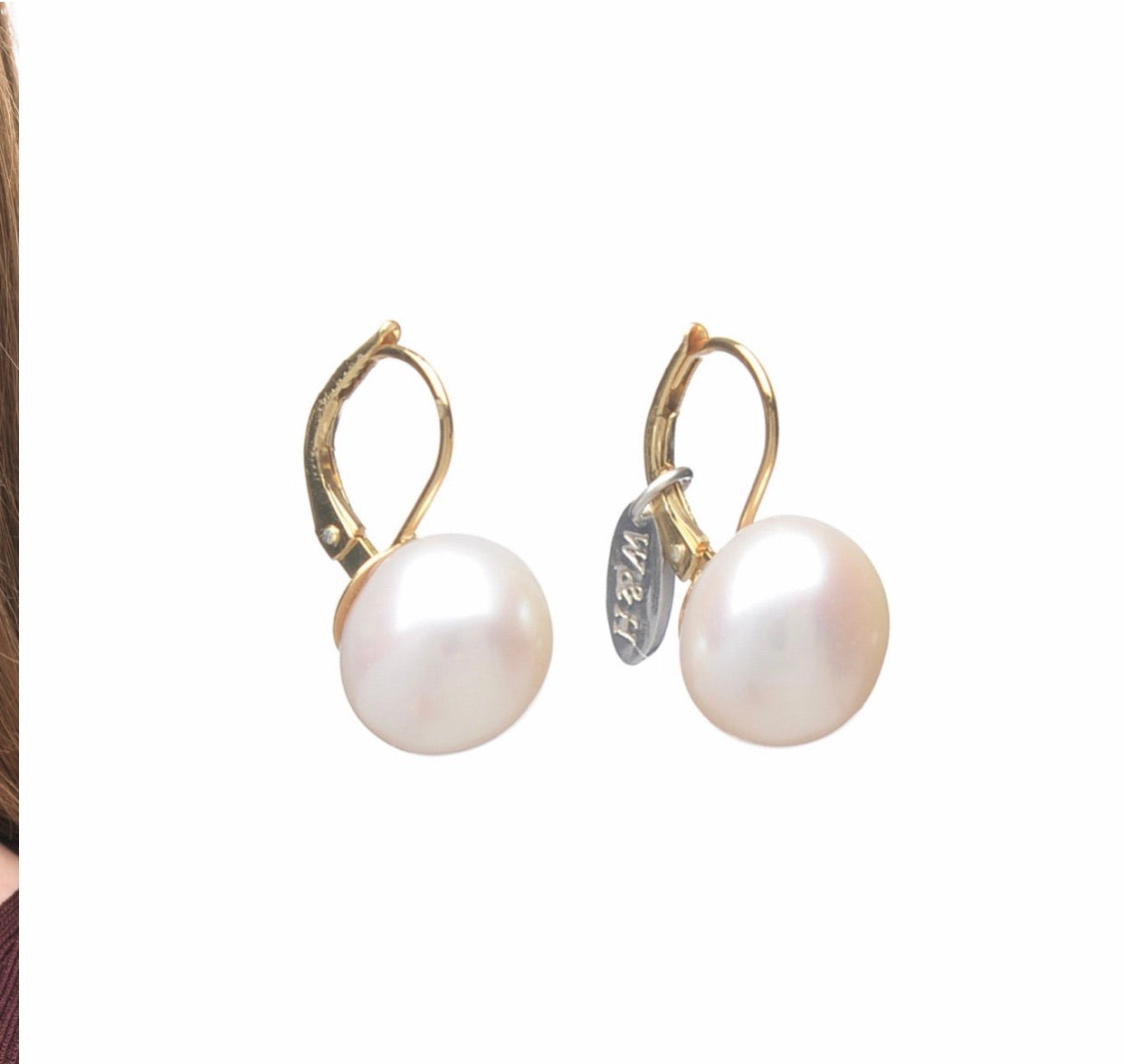 Wouter & Hendrix  leverback earrings with freshwater pearl