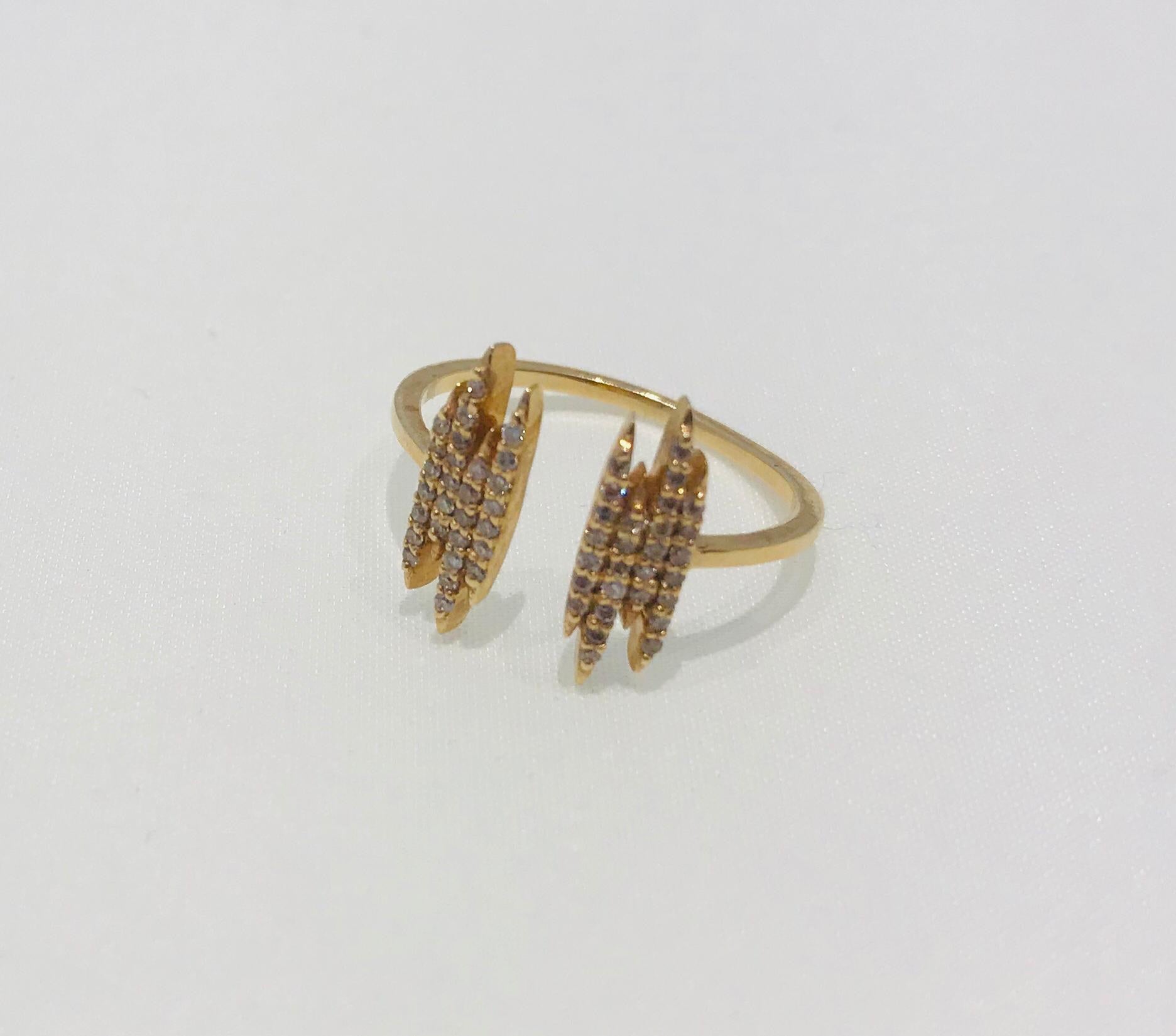 Céline Daoust - 14kt yellow gold open ring with multiple diamonds