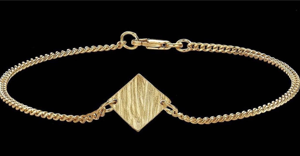 Lies Wambacq - hammered gold plated bracelet