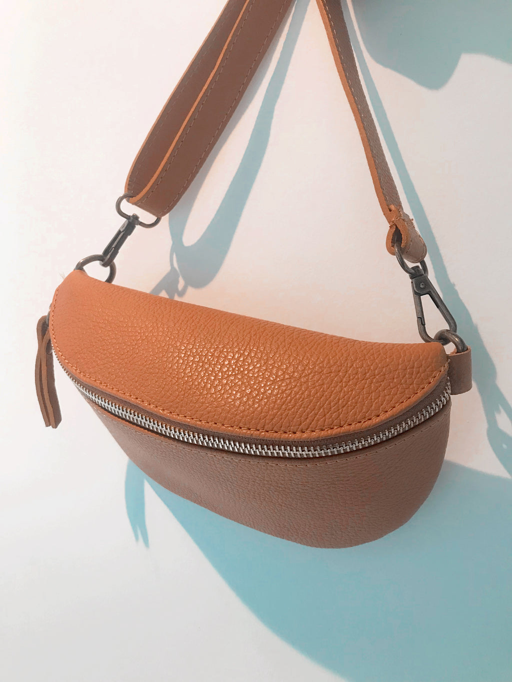 SAM&CEL - camel leather bumbag