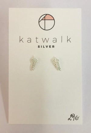 Sterling silver 925 leaf stud earrings by the Belgian brand Katwalk Silver. 