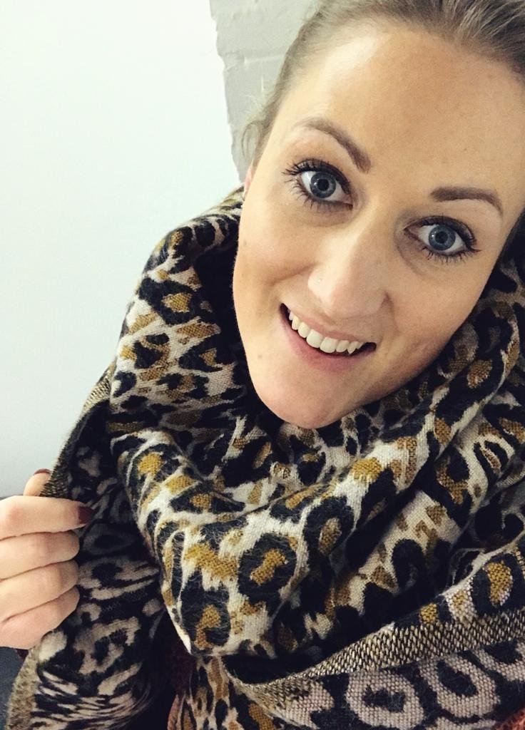 Unmade Jeanette scarf leopard print