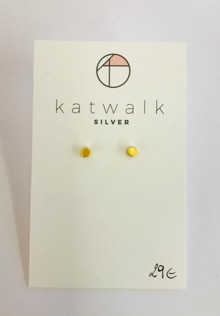 Gold plated sterling silver 925 hexagon stud earrings by the Belgian brand Katwalk Silver. 