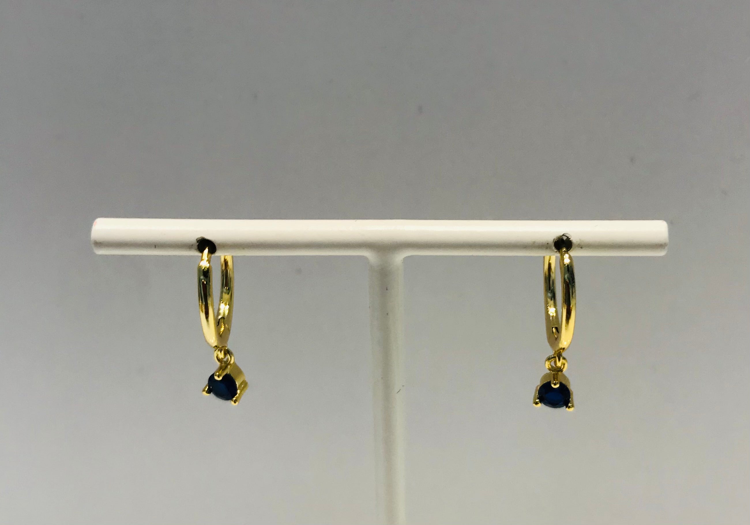 SAM&CEL Goldplated creoles with dark blue zirconium