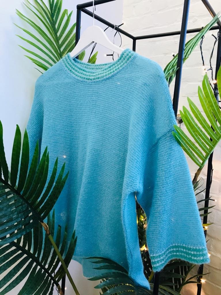 Maison Anje - colourful and cosy light blue knitwear