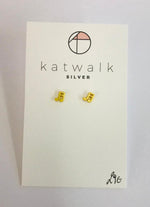Gold plated sterling silver 925 musical note stud earrings by the Belgian brand Katwalk Silver. 