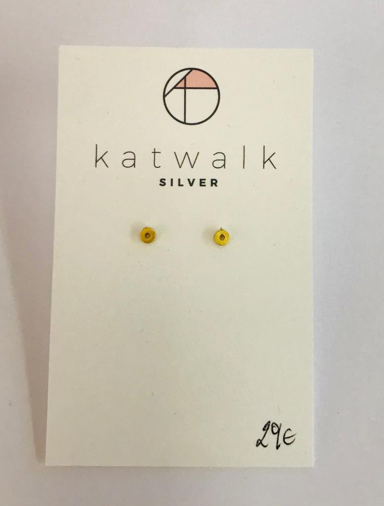 Gold plated sterling silver 925 open circle stud earrings by the Belgian brand Katwalk Silver. 