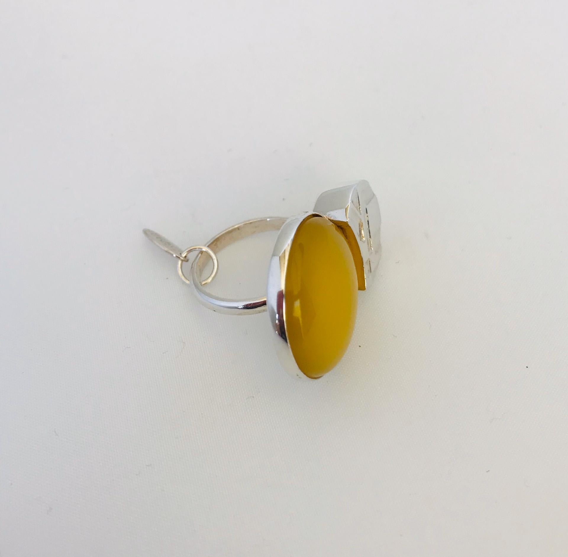 Wouters & Hendrix - silver statement ring with yellow agate